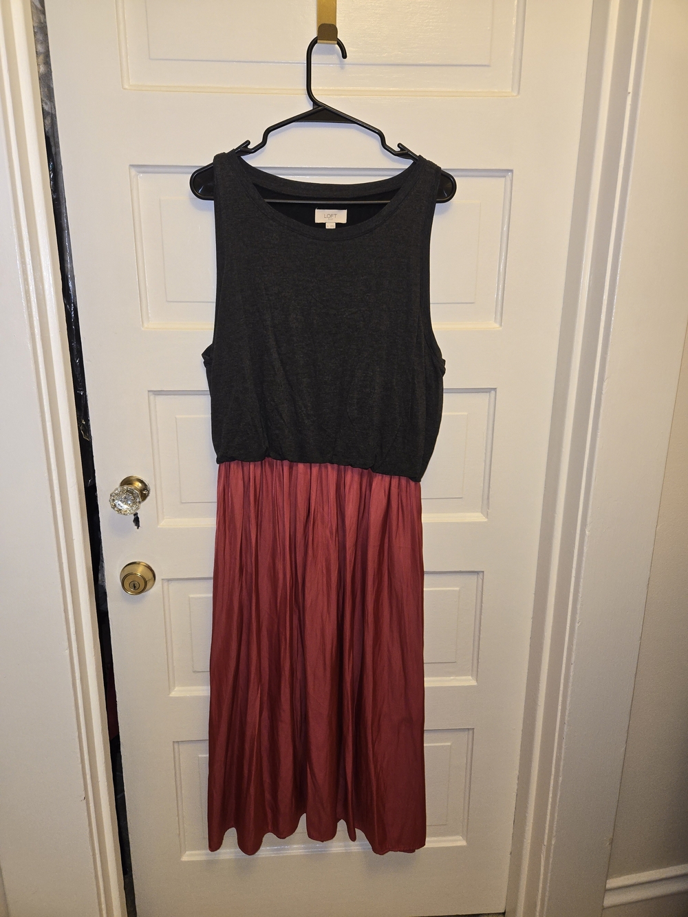 Loft Two-Tone Sleeveless Midi Dress in Charcoal and Rose